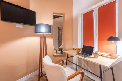 Télévision ou salle de divertissement dans l'établissement Ideal and cozy 2BD in Saint-Martin