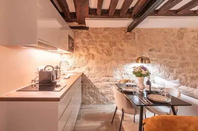 Cuisine ou kitchenette dans l'établissement Ideal and cozy 2BD in Saint-Martin