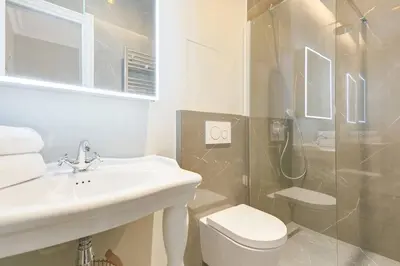 Salle de bains dans l'établissement Lovely flat in Central Paris near Notre-Dame