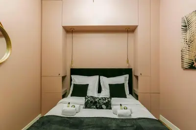Un ou plusieurs lits dans un hébergement de l'établissement Stylish 2 bedrooms Palais Royal