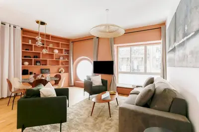 Télévision ou salle de divertissement dans l'établissement Modern 2 bedrooms near Louvre