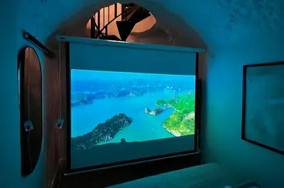 Télévision ou salle de divertissement dans l'établissement Nouveau-Luxueux Appartement-4P