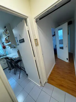 Cuisine ou kitchenette dans l'établissement Guest room in a shared apartment - Metro 7 and Tramway T3a