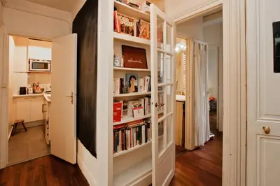 Cuisine ou kitchenette dans l'établissement Bel appartement Ile saint Louis, Paris centre