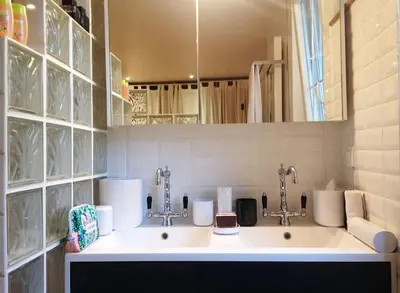 Salle de bains dans l'établissement Petit luxe à la française - Paris Levallois à 15' des Champs Elysées