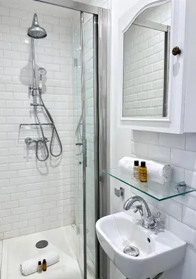 Salle de bains dans l'établissement Le Marais - Prestige apartment with AC and lift for 8