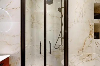 Salle de bains dans l'établissement Appartement Design île St Louis - Welkeys