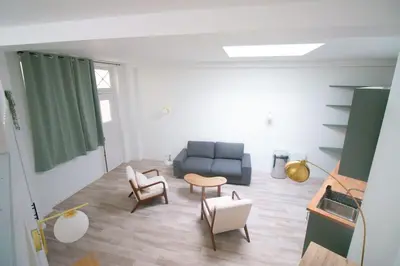 Coin salon dans l'établissement Séjournez dans un havre de paix au cœur de Paris