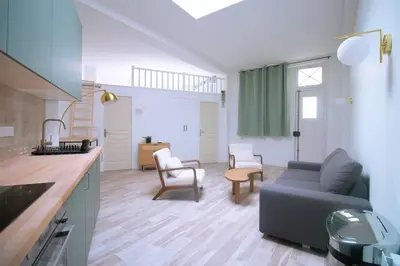 Cuisine ou kitchenette dans l'établissement Séjournez dans un havre de paix au cœur de Paris