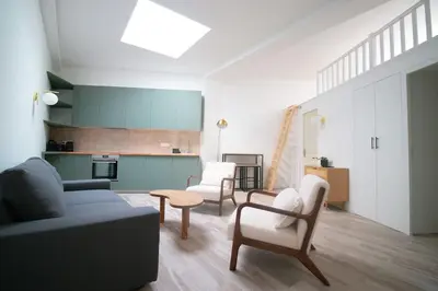 Coin salon dans l'établissement Séjournez dans un havre de paix au cœur de Paris