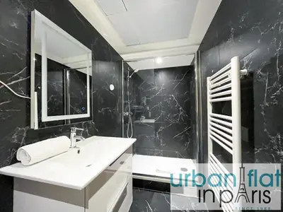Salle de bains dans l'établissement Urban Flat 129 - Art Love Champs-Elysees