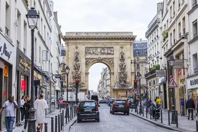 Vue générale sur Paris ou vue de la ville depuis l'appartement