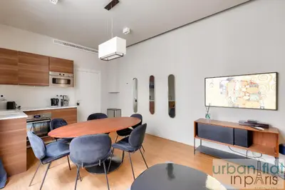 Cuisine ou kitchenette dans l'établissement Urban Flat 110 - Luxury 3BDR Flat near Opera Paris