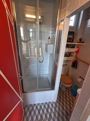 Salle de bains dans l'établissement Canopée, paisible, chaleureux, lumineux, balcon