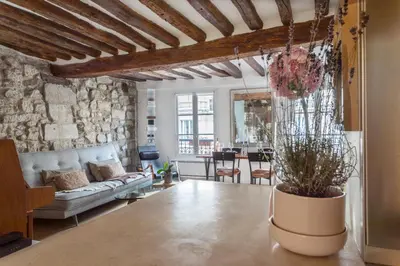 Plan de l'établissement Notre-Dame Stunning 2 BR air conditioned Flat