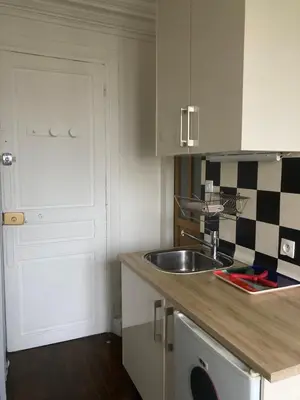 Cuisine ou kitchenette dans l'établissement Jupiter 101 Studio Montmartre