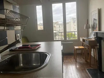 Cuisine ou kitchenette dans l'établissement Jupiter 101 Studio Montmartre