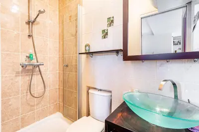 Salle de bains dans l'établissement GuestReady - Studio Élégant vous Attend!