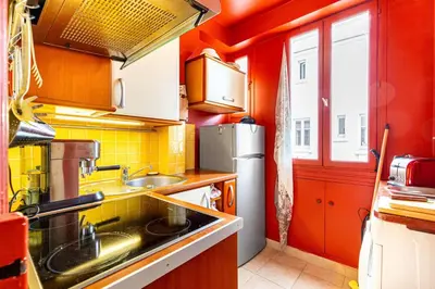 Cuisine ou kitchenette dans l'établissement GuestReady - Studio Élégant vous Attend!