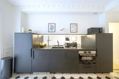 Cuisine ou kitchenette dans l'établissement AmazingApartment #GalleriesLafayette #Madeleine#AC