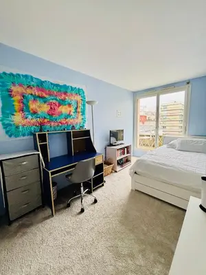 Un ou plusieurs lits dans un hébergement de l'établissement Chambre calme et lumineuse en plein coeur de Paris