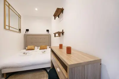 Un ou plusieurs lits dans un hébergement de l'établissement Luxury Suite w/ Jacuzzi - Rex / Montorgueil
