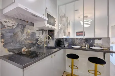 Cuisine ou kitchenette dans l'établissement Welcome to Dubai / Jacuzzi