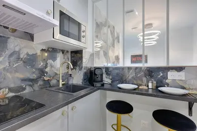 Cuisine ou kitchenette dans l'établissement Welcome to Dubai / Jacuzzi