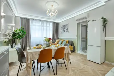 Coin salon dans l'établissement Charming Apart NEW 2 Bedrooms with Aircon