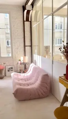Coin salon dans l'établissement Luxurious loft in the heart of Belleville (2 bedrooms)