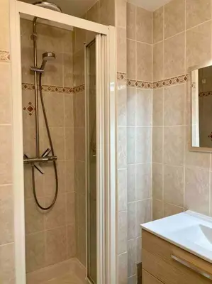 Salle de bains dans l'établissement Le Daumesnil Apartment + Balcon 2BR 4/6peoples