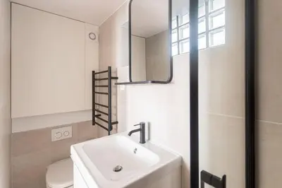 Salle de bains dans l'établissement Beautiful studio in small house near Eiffel Tower