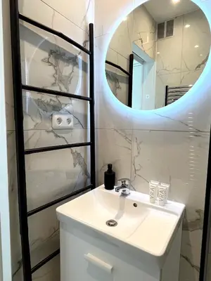Salle de bains dans l'établissement le studio Molitor