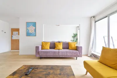 Plan de l'établissement Appartement Quartier Canal Saint Martin Free Netflix