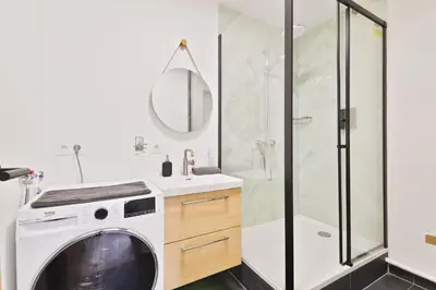 Plan de l'établissement Appartement Quartier Canal Saint Martin Free Netflix