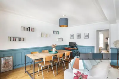 Coin salon dans l'établissement En plein coeur de Levallois appartement de famille