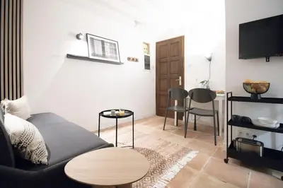 Télévision ou salle de divertissement dans l'établissement cosy studio#heart of Le Marais