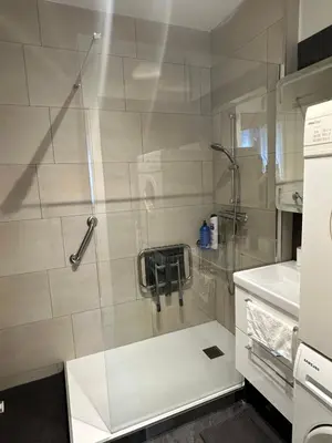 Salle de bains dans l'établissement Equipé confort calme Métro 10 mn de Paris