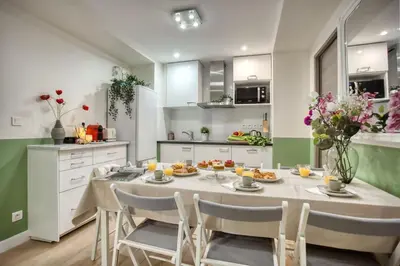 Cuisine ou kitchenette dans l'établissement Amazing Apart New Bastille 3 Bedrooms 2 Bathrooms