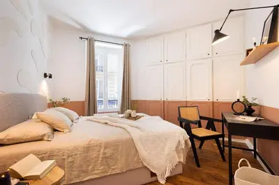 Un ou plusieurs lits dans un hébergement de l'établissement Sirene - 2 chambres à Batignolles