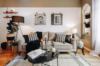 Coin salon dans l'établissement Royo - 1 chambre à Auteuil