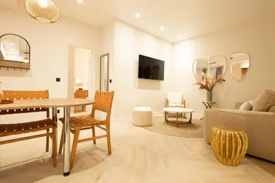 Coin salon dans l'établissement NEW Luxury & Cozy Apartment - 6p