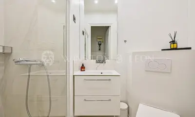 Salle de bains dans l'établissement Appartement Paris 7ème Invalides/ Tour Eiffel 1er étage