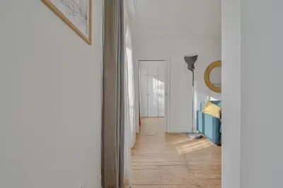 Un ou plusieurs lits dans un hébergement de l'établissement Le Poétique niché au pied du Sacré-Cœur