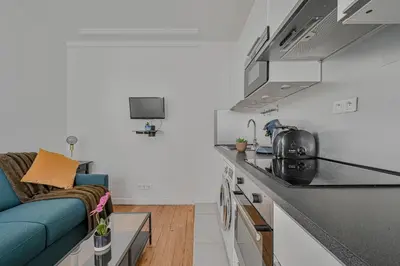 Cuisine ou kitchenette dans l'établissement Le Poétique niché au pied du Sacré-Cœur