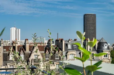 Vue générale sur Paris ou vue de la ville depuis l'hôtel