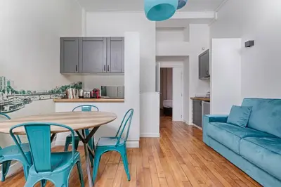 Cuisine ou kitchenette dans l'établissement Luxury LOFT 6P - Arc de Triomphe
