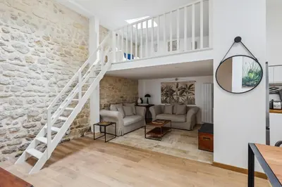 Coin salon dans l'établissement Luxury living: appartement contemporain by Weekome