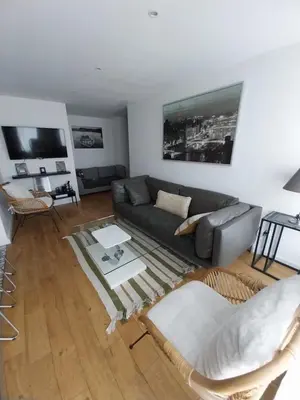 Télévision ou salle de divertissement dans l'établissement Appartement la défense Courbevoie