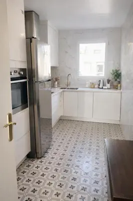 Cuisine ou kitchenette dans l'établissement Bel appartement près du métro